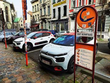 De halte van autodeelaanbieder Cambio aan Sint-Bonifaas in Elsene