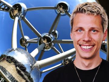 Toerist in eigen stad: Julian Devos en het Atomium