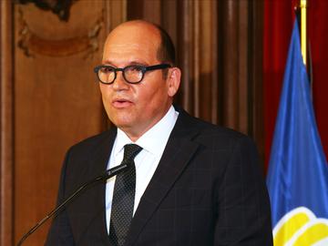 11 juli 2023: Brussels burgemeester Philippe Close (PS) tijdens zijn speech op de 11 juli-viering in het Brussels stadhuis