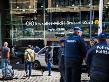 26 augustus 2023: minister van Binnenlandse Zaken Annelies Verlinden (CD&V) tijdens de actie van politie en schoonmaakdiensten in het Zuidstation