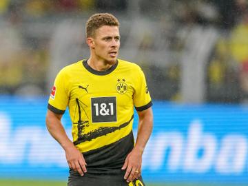 Thorgan Hazard in het shirt van Borussia Dortmund tijdens de vrinendschappelijke wedstrijd tegen Ajax op 6 augustus 2023