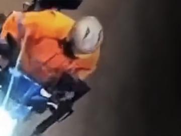 Abdesalem Lassoued werd gefilmd door omstaanders en buurtbewoners tijdens zijn aanslag op twee Zweedse voetbalsupporters nabij het Saincteletteplein in Brussel