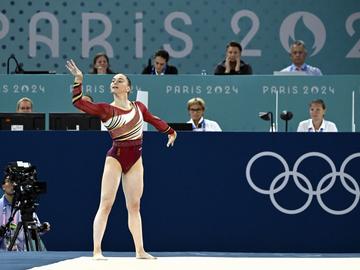 28 juli 2024: gymnaste Maellyse Brassart op de Olympische Spelen van Parijs