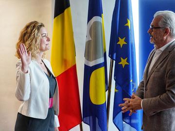 Audrey Henry (MR) legt de eed af als burgemeester van Schaarbeek op 21 mei 2025