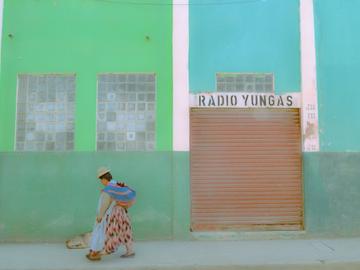 Fotografe en BRUZZ-redacteur Maya Callizaya Terceros presenteert in ‘Sombrero, gorro, tocado’ vijftig foto's van haar reizen in Bolivia, met als rode draad: hoofddeksels. 