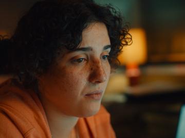 Ahlaam Teghadouini als Bibi in het tweede seizoen van Roomies.