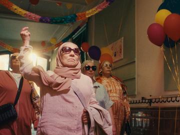 'Les Baronnes', de nieuwe langspeelfilm van regisseur Nabil Ben Yadir, is vanaf 3 december in de zalen.