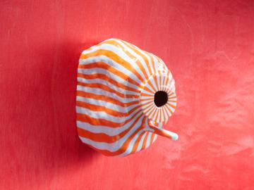 De expo 'Home Sweet Home' toont meer dan 75 vogelhuisjes van internationale designers in MAD Brussels.