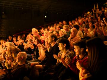 Publiek tijdens Kunstenfestivaldesarts 2025.