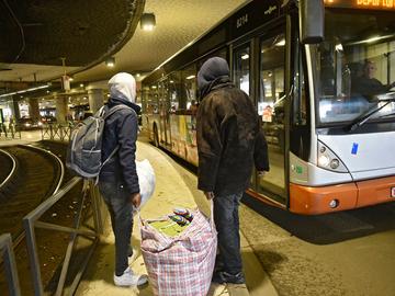 20180111 transitmigranten daklozen zuidstation bus MIVB 1380 920px