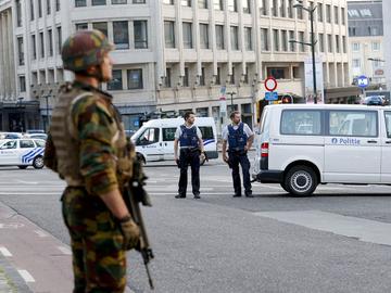 20180112 soldaat leger militair centraal station explosie NMBS terreurdreiging politie combi