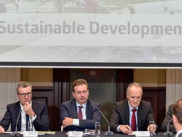 Ondertekening overeenkomst Neo 1 consortium Unibail-Rodamco CFE en Besix