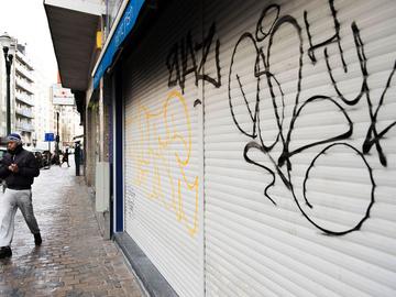 Dansaertstraat graffiti tags rolluik gesloten winkel