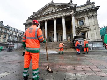 Net Brussel straatveger Beursgebouw centrum centrale lanen Beursplein Anspachlaan