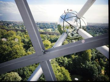 14-2-2006 Heropening van het gerenoveerde atomium.