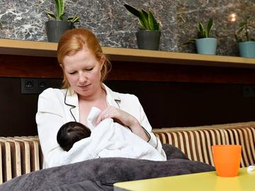 Borstvoeding in publieke ruimte baby