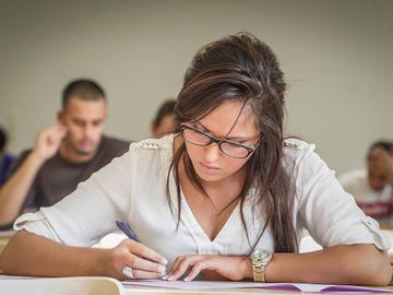 Studenten HUB studeren examens herexamens