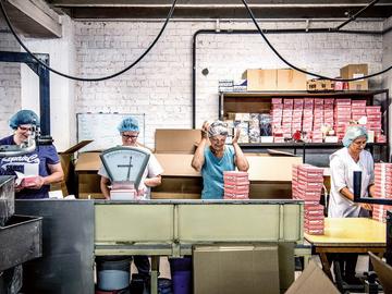 Joris vrouwen suikerfabriek BRUZZ ACTUA 1617