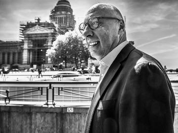 Theo Jacobs Cover BRUZZ ACTUA 1617