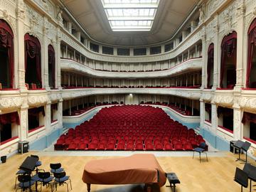 De concertzaal in het Koninklijk Conservatorium van Brussel.