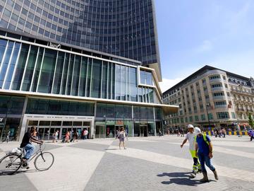 De voetgangerszone op de  Anspachlaan