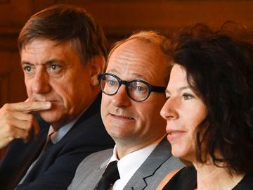 Jan Jambon (N-VA), Ben Weyts (N-VA) en Brussels staatssecretaris Bianca Debaets (CD&V)