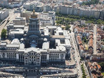 Het justitiepaleis vanuit de lucht gezien