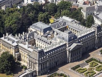 Het Koninklijk Paleis aan het Paleizenplein