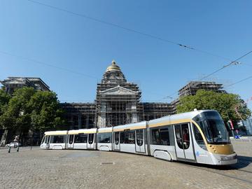 Tram en justitiepaleis op het Poelaertplein