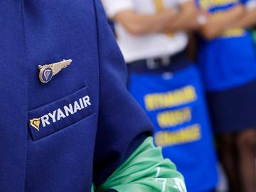 Staking van het boordpersoneel van vliegtuigmaatschappij Ryanair in de luchthaven van Zaventem Brussels Aiport