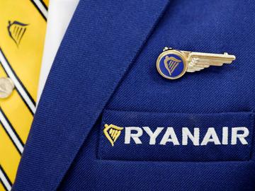 Staking van het boordpersoneel van vliegtuigmaatschappij Ryanair in de luchthaven van Zaventem Brussels Aiport Ryanair must change 2
