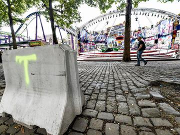 Zuidfoor Foire du Midi kermis betonblok veiligheid foorkramers