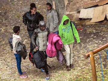 transmigranten asielzoekers Maximiliaanpark migratie vluchtelingen dakloos daklozen