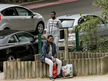 transmigranten asielzoekers Maximiliaanpark migratie vluchtelingen dakloos daklozen hondentoilet