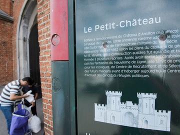 opvangcentrum Klein Kasteeltje Fedasil vluchtelingen asielzoekers migranten transmigranten Negende Linielaan 27 historische uitleg toelichting