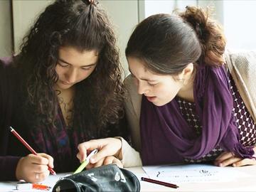 middelbaar onderwijs middelbare school tieners leerlingen studeren