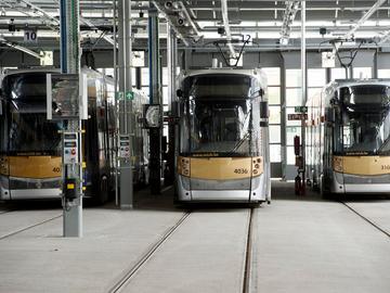De nieuwe Marconi-tramstelplaats van de MIVB aan de Ruisbroeksesteenweg