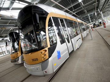 De nieuwe Marconi-tramstelplaats van de MIVB aan de Ruisbroeksesteenweg