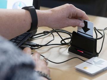 20181014 Stemcomputer stemhokje Gemeenteraadsverkiezingen 2018 Brussel Kiest elektronisch stemmen