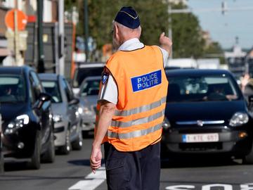 Verkeersagent verkeerspolitie mobiliteit autoverkeer Keizer Karellaan renovatie Leopold II-tunnel