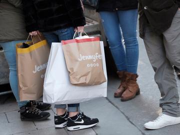 shopping in de Nieuwstraat winkelstraat winkelen Jennyfer