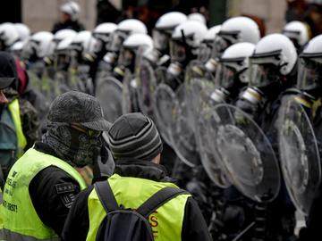8 december 2018: manifestatie betoging gele hesjes gillets jaunes oproerpolitie