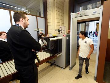 Beveiligde ingangen van het Justitiepaleis van Brussel