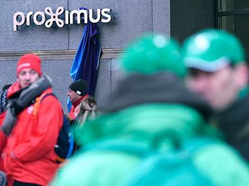 Oproep van de vakbonden aan het personeel van Proximus om te staken tegen het herstructureringsplan bij het telecombedrijf