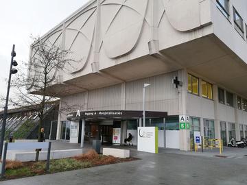 Hoofdingang van het UZ Jette