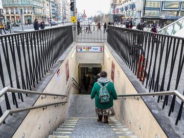 Toegang metrohalte aan het Rogierplein