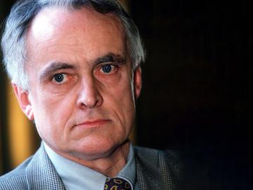 Gerald Noon, toenmalig hoofdcommissaris van Elsene, tijdens de installatie van de Politieraad van Zone 4 van Brussel in 2001