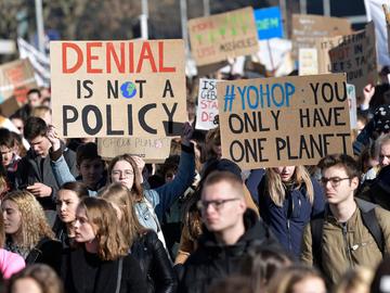 14 februari 2019: klimaatspijbelaars en studenten hoger onderwijs manifesteren voor de zesde donderdag op rij