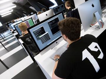 25 mei 2018: inhuldiging van codeerschool 19 in Ukkel. Deze school leidt jongeren van 18 tot en met 30 jaar gratis op in digitale beroepen