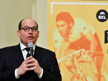 Burgemeester Philippe Close op de persconferentie van 13 maart 2019 n.a.v. de 100 dagen tot de start van de Ronde van Frankrijk in Brussel